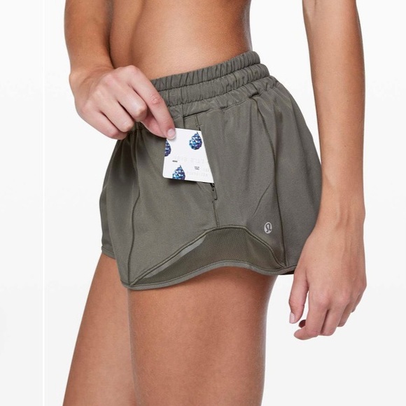 Lululemon / Hotty Hot Low-Rise Lined Short 2.5” - Picture 2 of 15